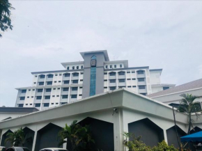 Отель Raia Hotel Kota Kinabalu  Кота-Кинабалу
